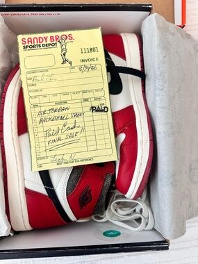 Nike Air Jordan 1 Retro High OG "Chicago Lost And Found" sneakers.  size 4.5